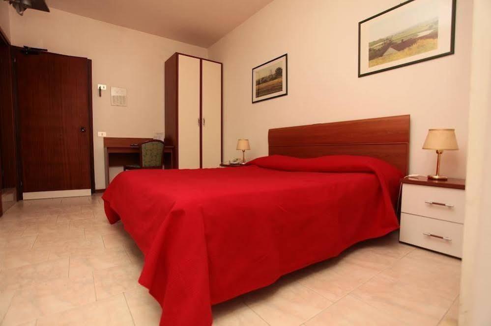 Hotel Roma Palmanova Esterno foto