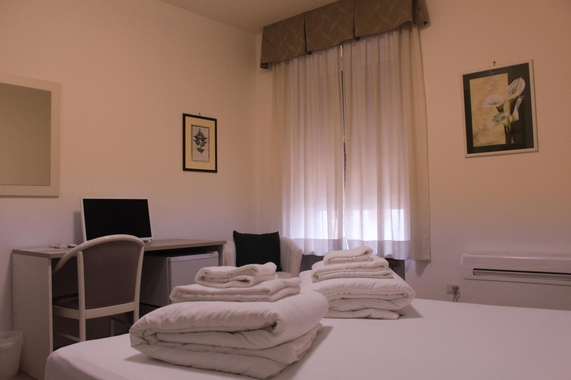 Hotel Roma Palmanova Esterno foto